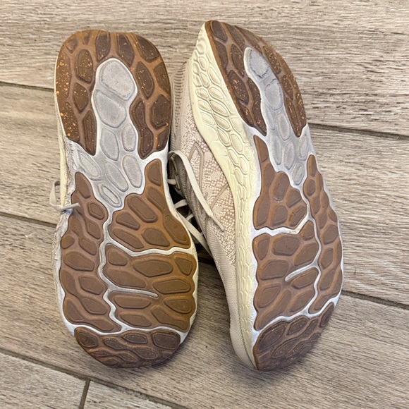 New Balance Fresh Foam 1080 Running Shoes - wide - Picture 5 of 5